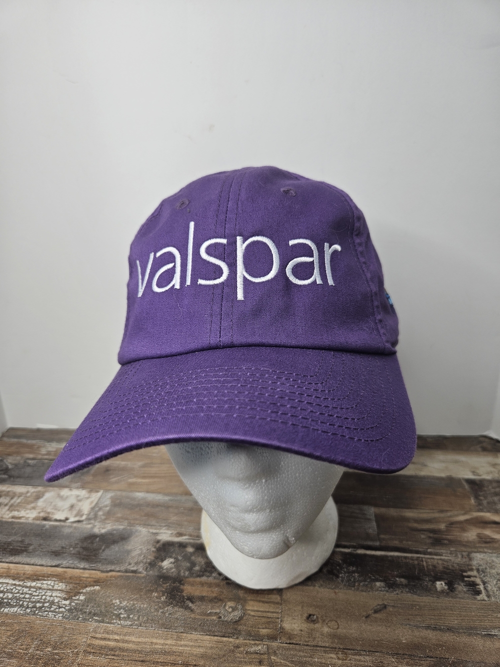 Valspar Golf Hat  Purple Levelwear Adjustable Baseball Cap. NWOT.